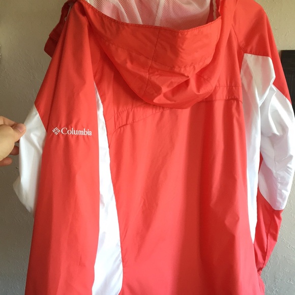 Columbia Omni-shield coral windbreaker like new - Picture 3 of 8